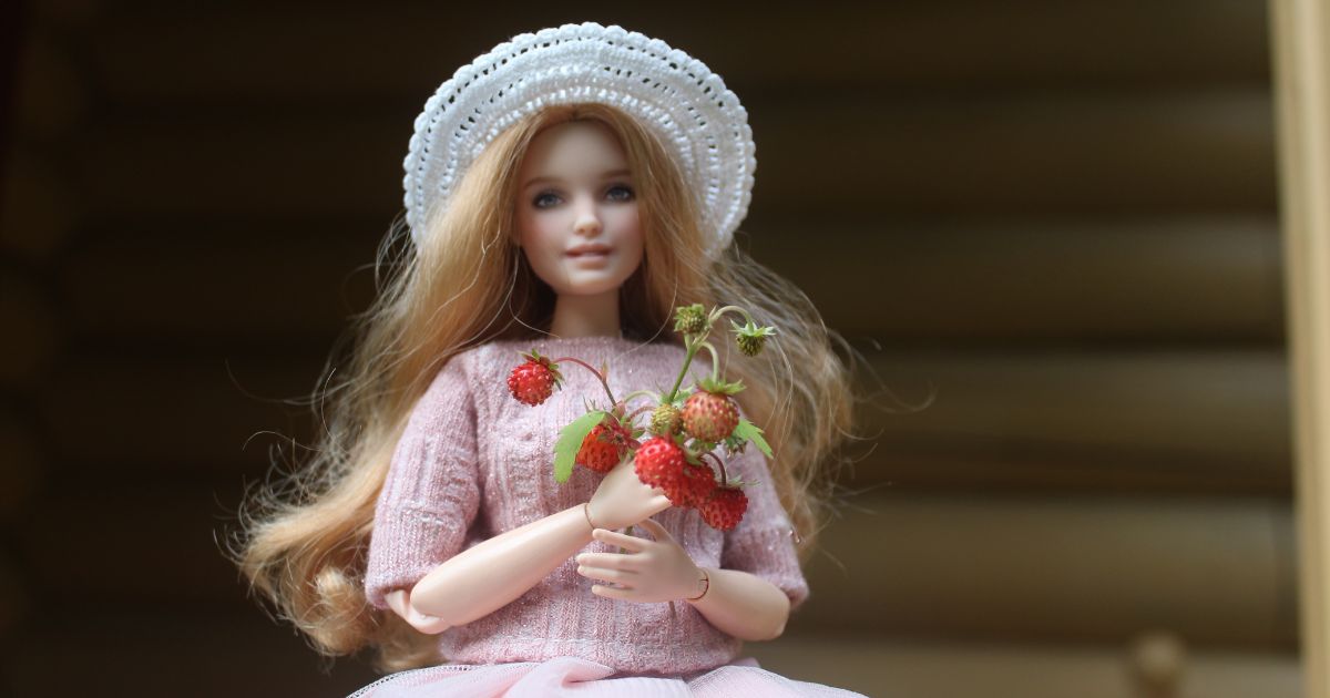 Trend #6: Polly Pocket Perfection
